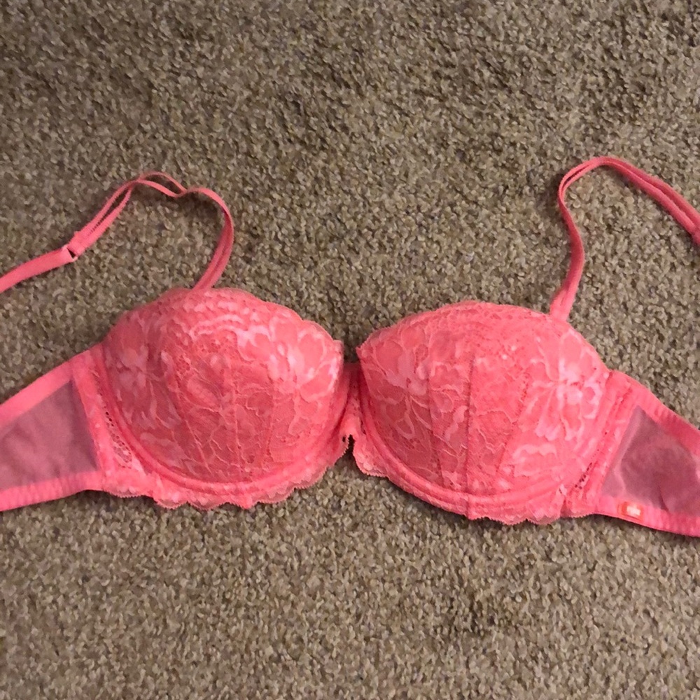 Victoria’s Secret pink bra